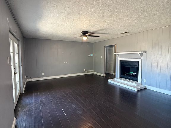 5th image of 1301 Montclair St