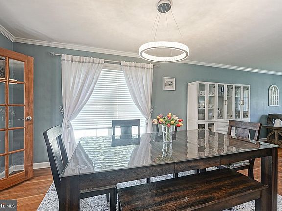 5th image of 2 Cedar Cir
