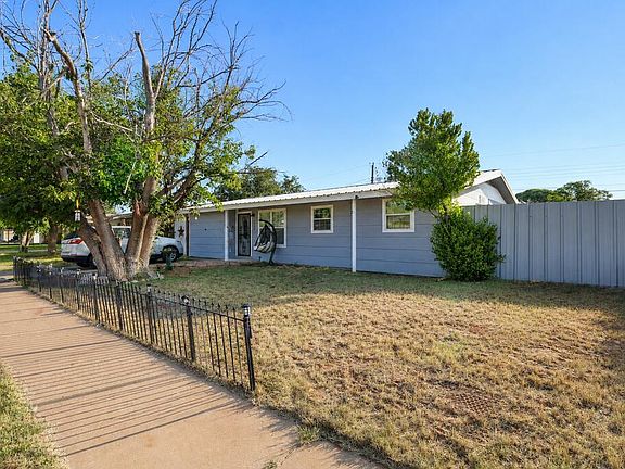 2nd image of 1202 Crescent Dr