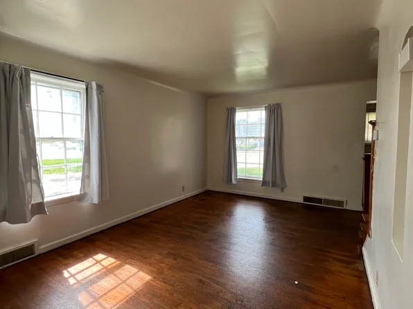 2206 Bay St, Saginaw, MI 48602