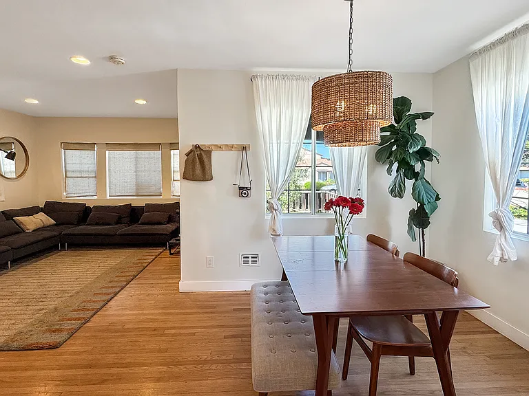 2052 Santa Fe Ave — Photo 8