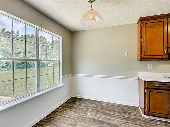3rd image of 3845 Walters Park Dr
