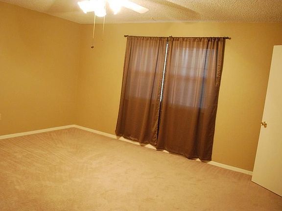 5th image of 619 St Paul Dr