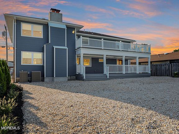 4th image of 19 Acapulco Drive