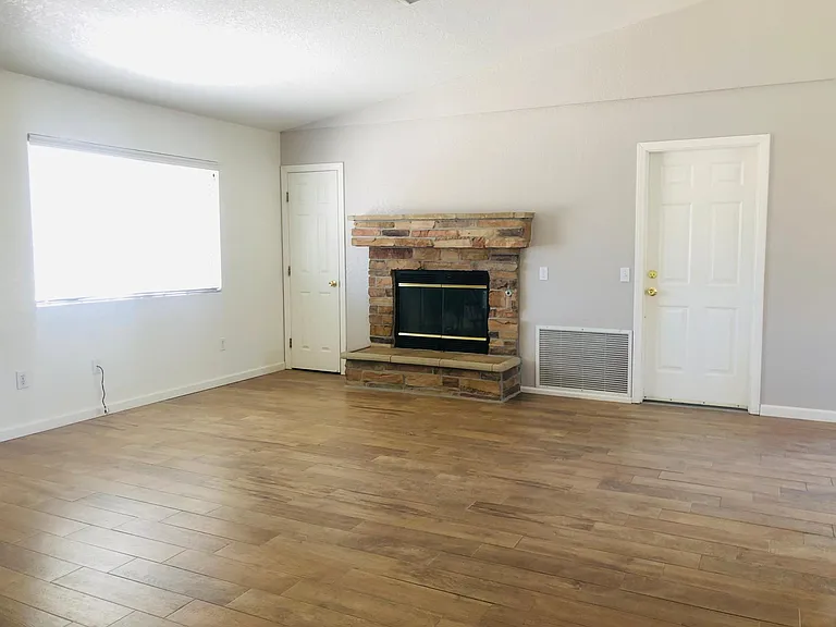 7566 Lucerne Vista Ave — Photo 3