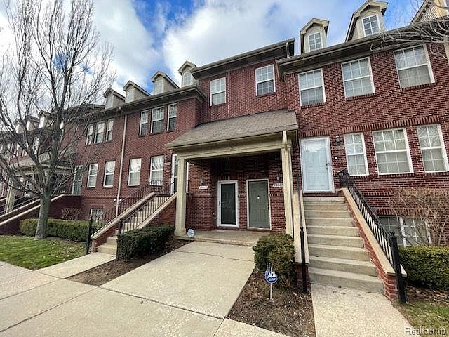 1st image of 23379 Grayson Dr