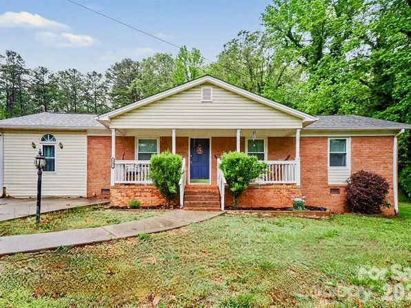 847 E Chestnut St, Stanley, NC 28164