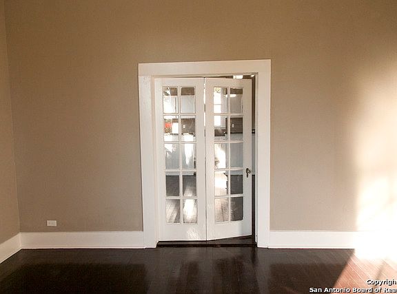 5th image of 1935 W Ashby Pl