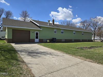 713 Broadway St, Napoleon, ND, 58561