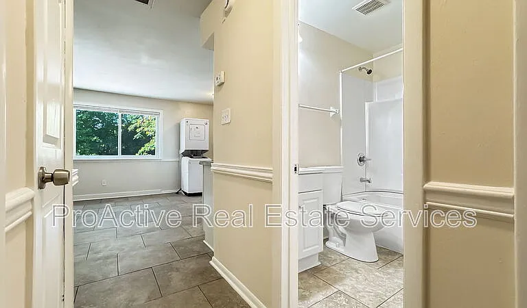 312 Ashlawn Dr #3 — Photo 7