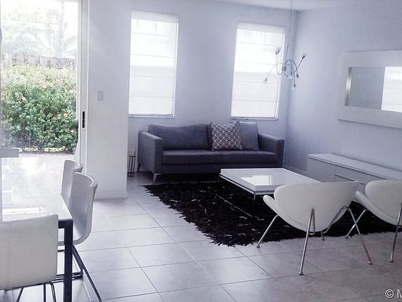 5th image of 209 Las Brisas Cir #209