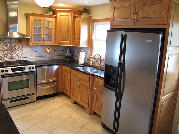 3rd image of 540 Hilbish Ave