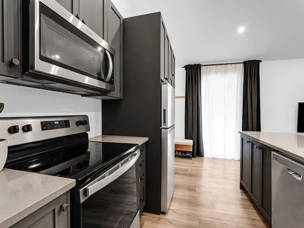 53 Chippewa Ave Unit C, Ottawa, ON K2G 1Y1