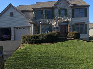 1322 Hyde Park Dr, Lancaster, PA 17601