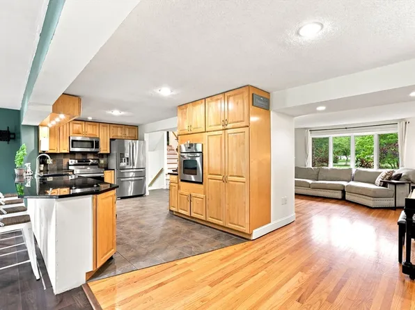 73 Glendale Rd, Hampden, MA 01036