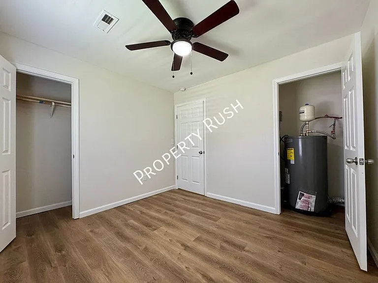 1718 Portland St #B — Photo 16