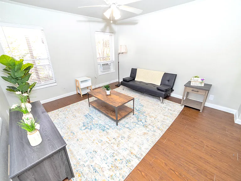 238 Yucca St — Photo 4
