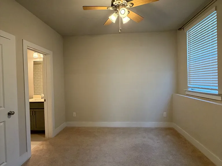 3782 Oxford Cir — Photo 34
