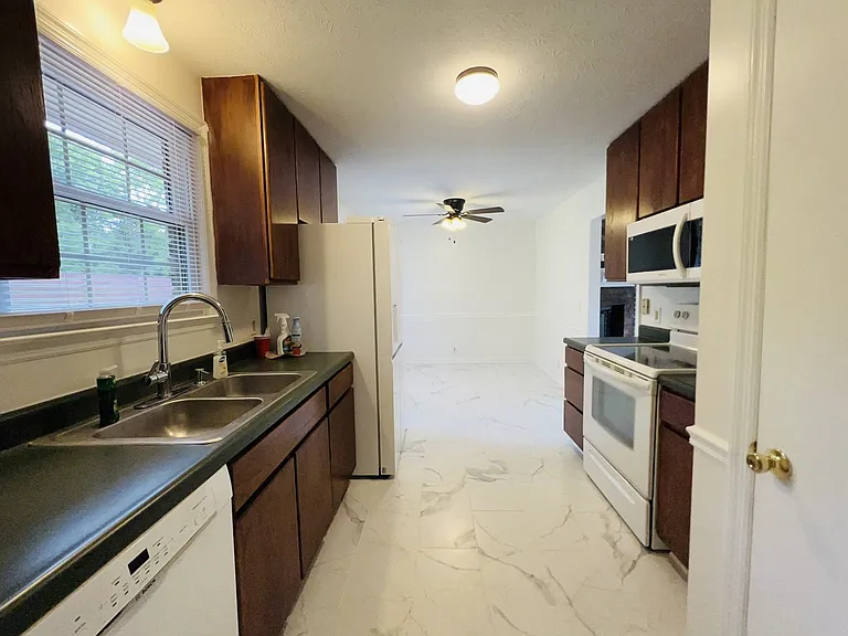 108 Ryan Dr — Photo 6