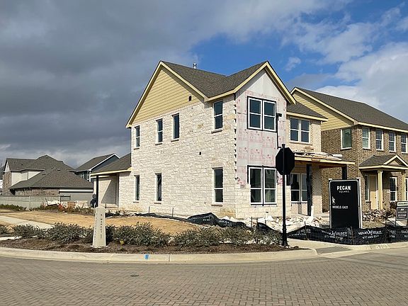 3rd image of 2708 N Market Square