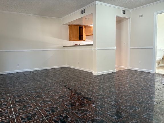 4th image of 1454 E 5th St APT 3