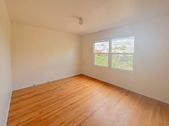 5th image of 4548 55th St