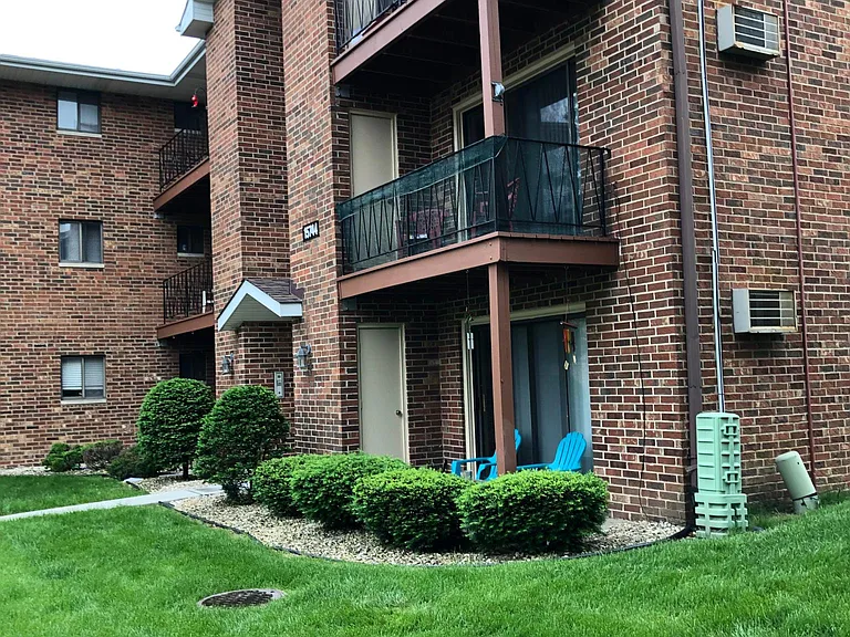 15740 Lake Dr #3BL — Photo 3