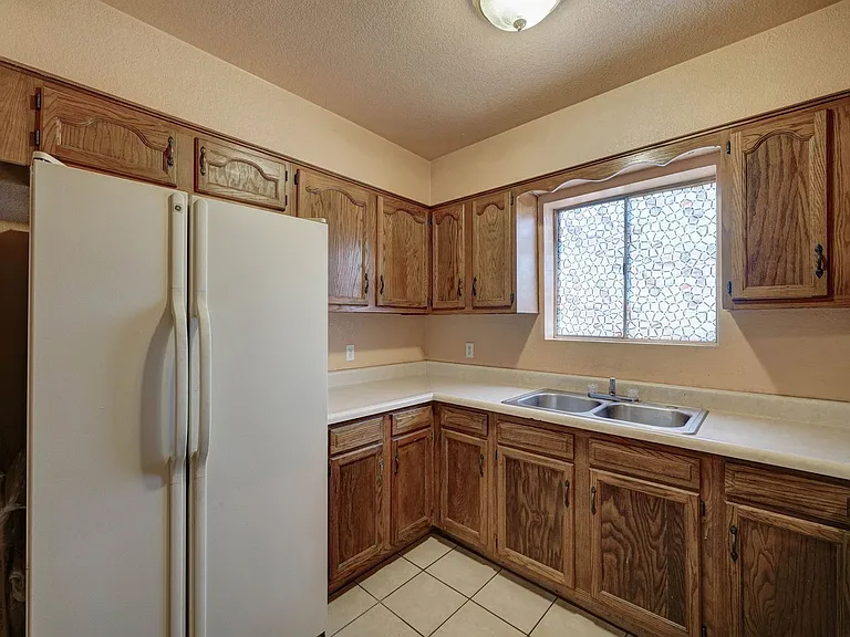 1114 E Bisnaga St — Photo 7