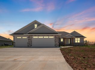 1351 Highland Ridge Dr, De Pere, WI 54115