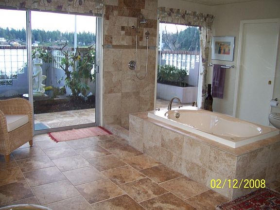5th image of 11923 Gravelly Lake Dr SW