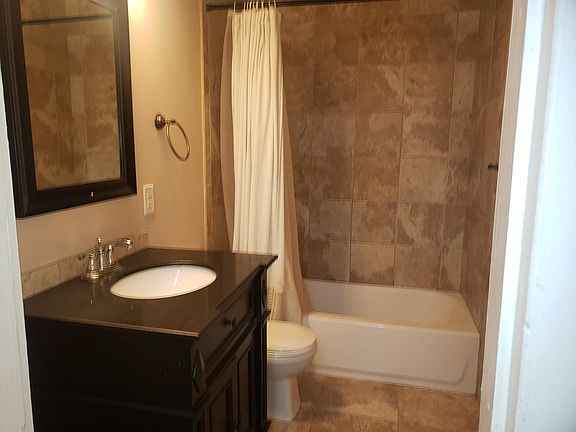 5th image of 623 Mountain Ave SW #A