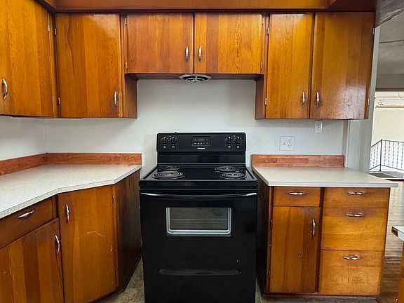 5th image of 3907 NW Denver Ave