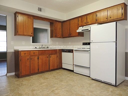 4th image of 100 Water Gate Dr #A