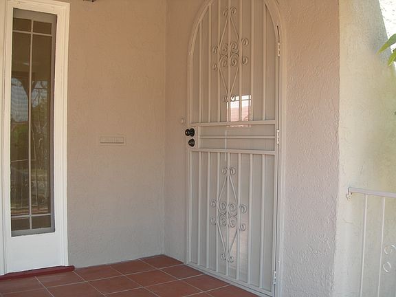 3rd image of 1221 S Chapel Ave