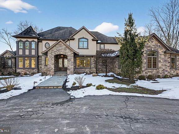 2nd image of 31 Barry Rd