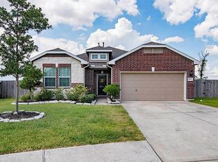 9723 Wincrest Dr, Mont Belvieu, TX 77523