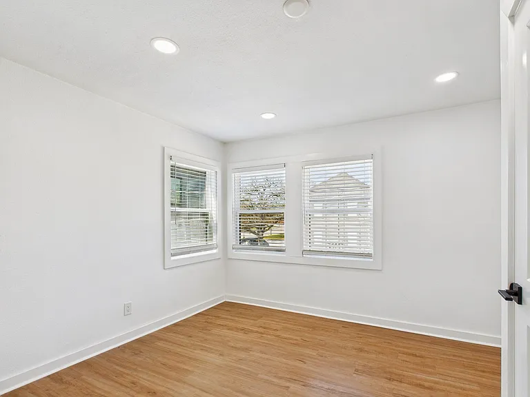 607 Foch St #C — Photo 4