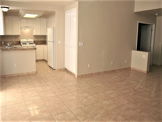 4 bed, 2.5 bath, 1575 sqft, $2,255 — Photo 4