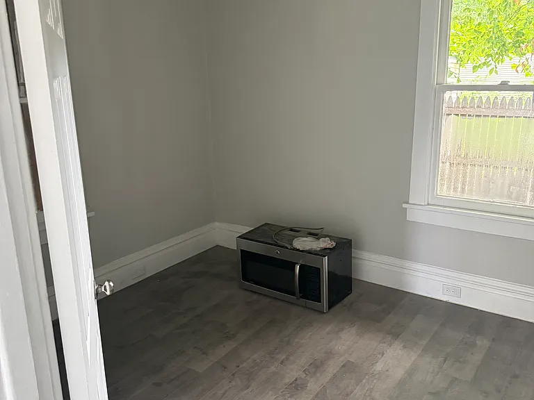721 E Corrington Ave — Photo 7