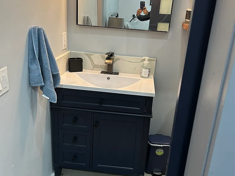 629 N Reese Pl — Photo 10