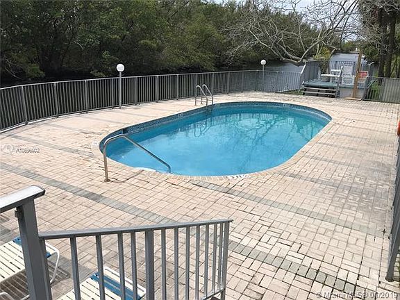 3rd image of 1860 Venice Park Dr APT 128