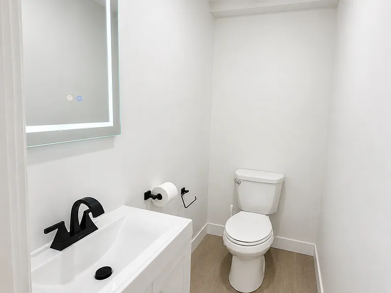 1124 Sheffield Ct — Photo 8