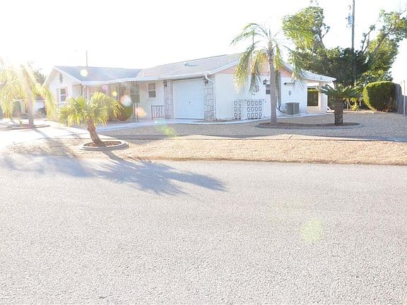 3rd image of 1036 Rushmore Dr