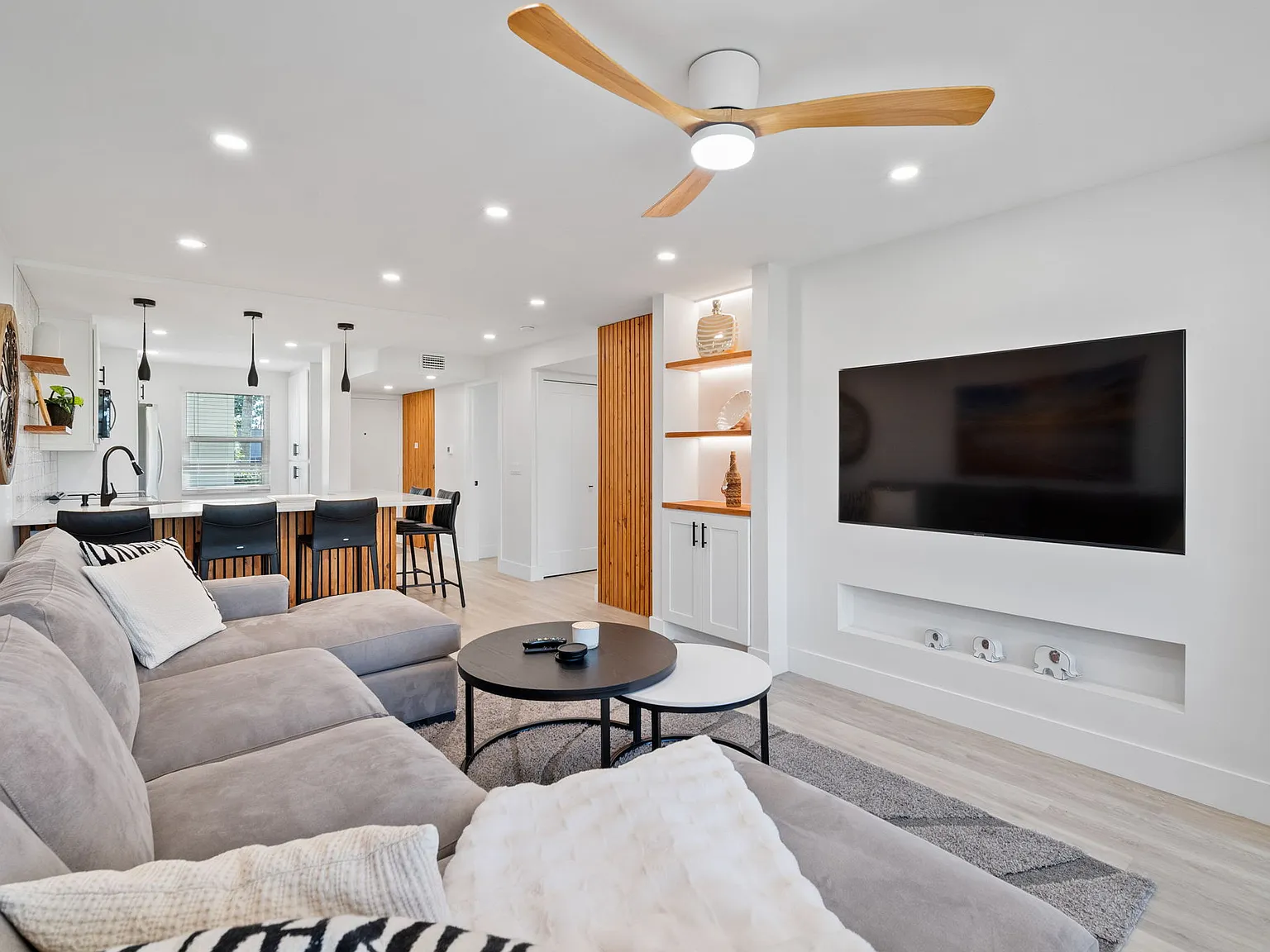 1624 Pine Valley Dr — Photo 3