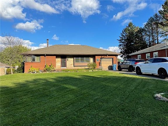 2nd image of 1560 Longview Dr