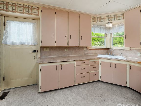 5th image of 23203 Upper Dorre Don Way SE