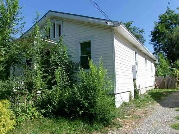 2nd image of 218 Liberty Ave