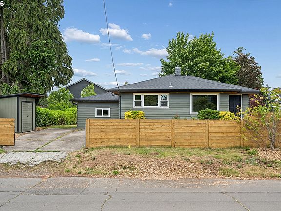 3rd image of 5811 SE Henderson St