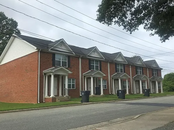 215 W College Ave #223, Elon, NC 27244