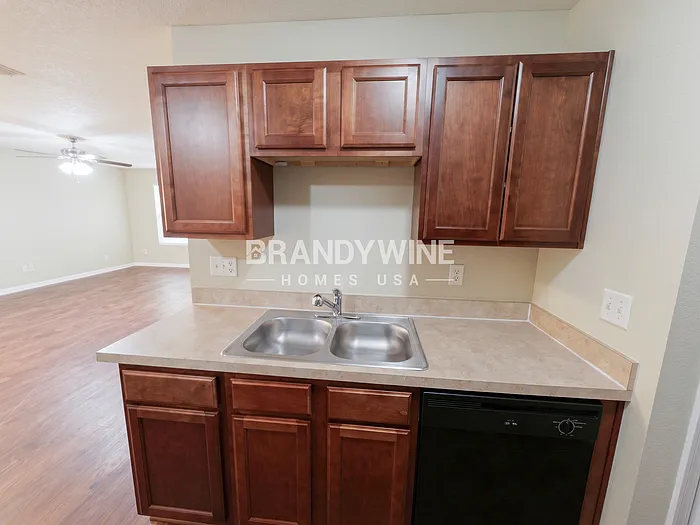 7600 Free Ave — Photo 6